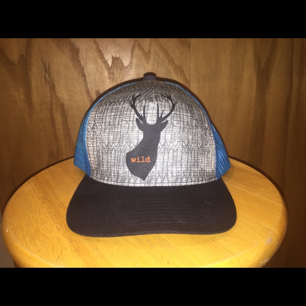Prana Buck Wild trucker hat